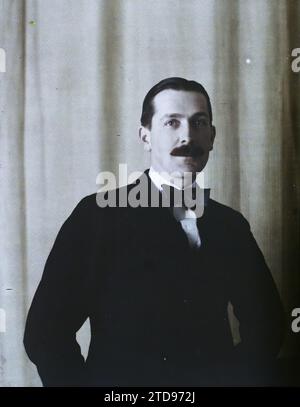 Eigentum von Albert Kahn, Boulogne, Frankreich Monsieur. . Menschen, Ausscheidungsbild, Porträt, Mann, Frankreich, Boulogne, Portraits, Boulogne propriété d'Albert Kahn, 01/09/1920 - 01/09/1920, Léon, Auguste, Fotograf, Autochrome, Foto, Glas, Autochrome, Foto, positiv, vertikal, Größe 9 x 12 cm Stockfoto