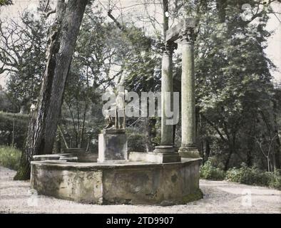 Rom, Italien Vatikanische Gärten, Brunnen, Kunst, Statue, Botanischer Garten, Skulptur, Säule, Brunnen, Italien, Rom, alter Brunnen im Garten, Rom, 07.03/1921 - 07.03.1921, Léon, Auguste, Fotograf, 1921 Cap Martin, Italien, Cap Martin - Auguste Léon (Februar-April), Autochrome, Foto, Glas, Autochrome, Foto, positiv, Horizontal, Format 9 x 12 cm Stockfoto