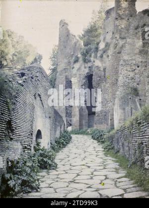 Rom, Italien, Habitat, Architektur, Kunst, Berg, Berg, archäologische Überreste, Antike, Italien, Rom, Landschaft in den Palatin Ruinen, Clivus Victoriae, Rom, 17.03/1921 - 17.03.1921, Léon, Auguste, Fotograf, 1921 Cap Martin, Italien, Cap Martin - Auguste Léon (Februar - April), Autochrome, Foto, Glas, Autochrome, Foto, positiv, Vertikal, Format 9 x 12 cm Stockfoto