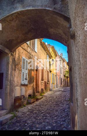 Biot, Frankreich. November 2019. Biot mittelalterliches Dorf, Südfrankreich. Quelle: Vuk Valcic/Alamy Stockfoto