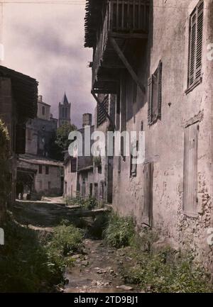 La Réole, Frankreich, Habitat, Architektur, Natur, Umwelt, Glockenturm, Wasserlauf, ländliche Architektur, Hydrographie, Straße, Bezirk, Frankreich, La Réole, La Réole, 06/1920 - 30.06.1920, Cuville, Fernand, 1920-1921 - Charente, Gironde, Basse-Pyrénées, Hautes Pyrénées - Fernand Cuville, Autochrome, Foto, Glas, Autochrome, Foto, positiv Stockfoto