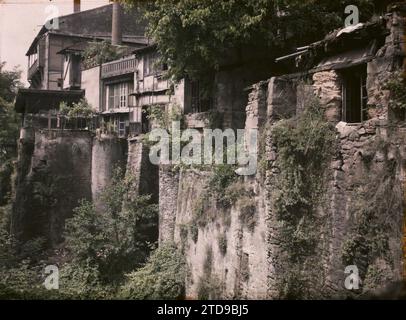 La Réole, Frankreich, Habitat, Architektur, Kunst, archäologische Überreste, Wohngebäude, befestigte Architektur, Mittelalter, Rampart, Frankreich, La Réole, La Réole, 01/06/1920 - 30/06/1920, Cuville, Fernand, 1920-1921 - Charente, Gironde, Basse-Pyrénées, Hautes Pyrénées - Fernand Cuville, Autochrome, Foto, Glas, Autochrome, Foto, positiv Stockfoto