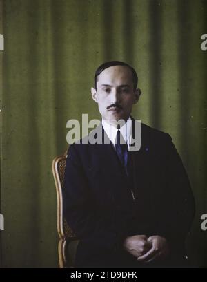 Eigentum von Albert Kahn, Boulogne, Frankreich Monsieur. . Menschen, Ausscheidungsbild, Porträt, Mann, Frankreich, Boulogne, Portraits, Mr, Boulogne propriété d'Albert Kahn, 21.12/1921 - 21.12.1921, Léon, Auguste, Fotograf, Autochrome, Foto, Glas, Autochrome, Foto, positiv, vertikal, Größe 9 x 12 cm Stockfoto