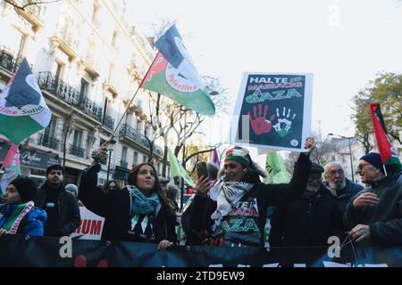 Paris, Frankreich. Dezember 2023. Demonstration zur Unterstützung des palästinensischen Volkes am 17. Dezember 2023 in Paris. Foto: Christophe Michel/ABACAPRESS.COM Credit: Abaca Press/Alamy Live News Stockfoto