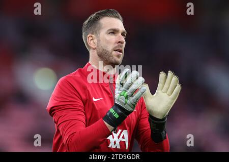 Liverpool, Großbritannien. Dezember 2023. Adrián of Liverpool applaudiert den Fans beim Premier League-Spiel Liverpool gegen Manchester United in Anfield, Liverpool, Vereinigtes Königreich, 17. Dezember 2023 (Foto: Mark Cosgrove/News Images) in Liverpool, Vereinigtes Königreich am 17. Dezember 2023. (Foto: Mark Cosgrove/News Images/SIPA USA) Credit: SIPA USA/Alamy Live News Stockfoto