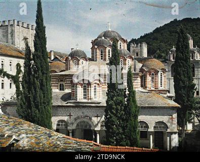 Das Kloster Esphigmenou, Griechenland, Religion, Kunst, Habitat, Architektur, Christentum, Kloster, Mittelalter, Kuppel, Kuppel, religiöse Architektur, Berg Athos, Esphiguemenou, Kloster Esphigmenou, Mont Athos, 10.09/1913 - 10.09.1913, Passet, Stéphane, Fotograf, 1913 - Balkan, Griechenland, Bulgarie - Stéphane Passet - (30. August-21. Oktober), Autochrome, Foto, Glas, Autochrome, Foto, positiv Stockfoto