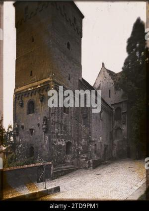 Nürnberg, Bayern, Deutschland der Heidenturm und die Doppelkapelle der Kaiserburg, die Kaiserburg, Habitat, Architektur, Kunst, Turm, asphaltierte Straße, befestigte Architektur, Straße, Bezirk, Mittelalter, Bayern, Nürnberg, ältester Teil der Burg, Nürnberg, 01.01/1912 - 31.12.1912, Léon, Auguste, Fotograf, 1912 - Allemagne - Auguste Léon, Autochrome, Foto, Glas, Autochrome, Foto, positiv, Vertikal, Format 9 x 12 cm Stockfoto