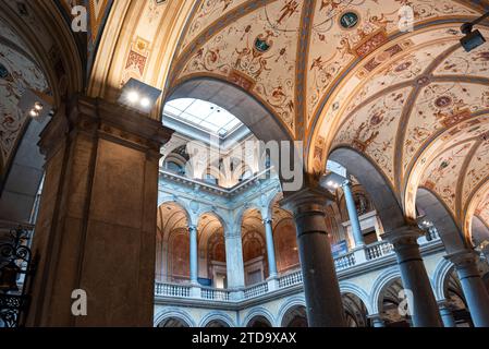 Wien, Österreich 30. September 2023. Haupthalle des Museums für angewandte Kunst (MAK) aus dem 19. Jahrhundert Stockfoto