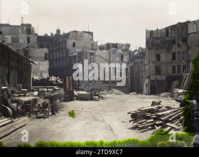 Paris (9. Arr.), Frankreich die Abrisse des Boulevard Haussmann, von der Rue Le Peletier in Richtung Boulevard des Italians, Wohnraum, Architektur, Alltag, Arbeiten, Treppenhaus, Gehäuse, Wohngegenstand, Straße, Nachbarschaft, Baufälligkeit, unhygienisch, Baracke, Schutt, Frankreich, Paris, die Abrisse von Bd Haussmann, Aspekt der Abrisse von der Rue Le Peletier in Richtung Bd des Italians, Arrondissement IX, 01.06/1925 - 01.06.1925, Léon, Auguste, Fotograf, Autochrome, Foto, Glas, Autochrome, Foto, positiv, Horizontal, Format 9 x 12 cm Stockfoto