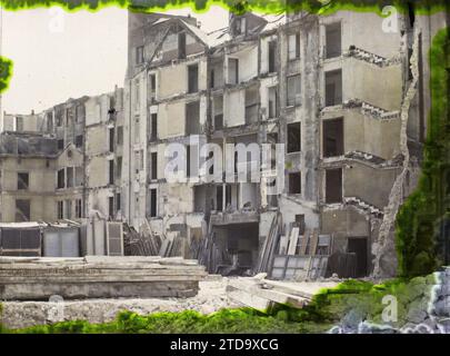 Paris (9. Arr.), Frankreich die Abrisse des Boulevard Haussmann, von der Rue Le Peletier in Richtung Boulevard des Italians, Wohnraum, Architektur, Arbeiten, Treppen, Gehäuse, Dilapidation, unhygienische Bedingungen, Schutt, Frankreich, Paris, die Abrisse der Bd Haussmann, Aspekt der Abrisse von der Rue Le Peletier (anderer Teil) in Richtung Bd desItalyns, Arrondissement IX, 01/06/1925 - 01/06/1925, Léon, Auguste, Fotograf, Autochrome, Foto, Glas, Autochrome, Foto, positiv, Horizontal, Format 9 x 12 cm Stockfoto