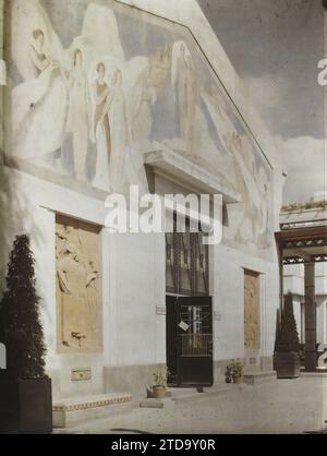 Paris (7. Arr.), Frankreich Ausstellung für dekorative Kunst, Galerien ausländischer Sektionen, Eingang zur Galerie der Niederlande, Kunst, Habitat, Architektur, Skulptur, BAS-Relief, gemaltes Dekor, Dekorative Künste, Ausstellung, Ausstellung Dekorative Künste, Tür, Eisenwerk, Giebel, Skulpturales Dekor, Ephemere Architektur, Frankreich, Paris, Ausstellung für dekorative Kunst, Eintritt in die Galerien der Niederlande, Invaliden, 28/08/1925 - 28/08/1925, Léon, Auguste, Fotograf, 1925 - Exposition internationale des Arts Décoratifs et Industriels modernes Paris, Autochrome, Foto, Glas, Autochrome, p Stockfoto