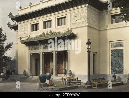 Paris (8. Arr.), Frankreich die Ausstellung der dekorativen Künste, Pavillon von Indochina, zwischen den Cours Albert 1er und den Ufern der seine, Tier, Kunst, Habitat, Architektur, Straßenlaterne, Straßenlaterne, Tier dargestellt, fantastisches Tier, Skulptur, Portikus, Flachrelief, Vase, Dekorative Kunst, Bank, Keramik, Ausstellung, Ausstellung für dekorative Kunst, Tür, Giebel, Skulptur Dekoration, Frieze, ephemere Architektur, A.D. Pavillon von Indochina 1925 Frankreich, Paris, Ausstellung für dekorative Kunst, Pavillon von Indo-China, anderer Pavillon, Arrondissement VIII, Vietnam [in Verbindung mit], 28/08/1 Stockfoto