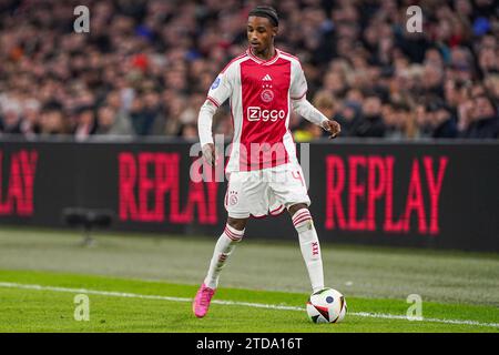 Amsterdam, Niederlande. Dezember 2023. AMSTERDAM, NIEDERLANDE - 17. DEZEMBER: Arjany Martha of Ajax dribbelt während des niederländischen Eredivisie-Spiels zwischen Ajax und PEC Zwolle in der Johan Cruijff Arena am 17. Dezember 2023 in Amsterdam. (Foto von Andre Weening/Orange Pictures) Credit: Orange Pics BV/Alamy Live News Stockfoto