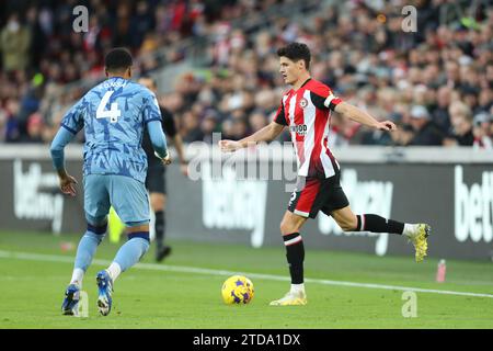 Brentford, Großbritannien. Dezember 2023; Gtech Community Stadium, Brentford, London, England; Premier League Football, Brentford gegen Aston Villa; Christian Norgaard von Brentford Credit: Action Plus Sports Images/Alamy Live News Stockfoto