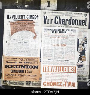 Paris, Frankreich Poster für die Parlamentswahlen vom 22. Und 29. April, Kommunistische Partei, Registrierung, Information, politisches Leben, Poster, Wahl, Amtsenthebung, Streik, Sozialismus, Kommunismus, Frankreich, Paris, Wahlplakate (kommunistische Plakate), Paris, 21.04/1928 - 21.04.1928, Léon, Auguste, Fotograf, Autochrome, Foto, Glas, Autochrome, Foto, positiv, Horizontal, Format 9 x 12 cm Stockfoto