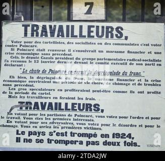 Paris, Frankreich Poster für die Parlamentswahlen vom 22. Und 29. April, Registrierung, Information, politisches Leben, Poster, Wahl, Amtsantritt, rechte Partei, Frankreich, Paris, Wahlplakate (für Arbeitnehmer), Paris, 21.04/1928 - 21.04.1928, Léon, Auguste, Fotograf, Autochrome, Foto, Glas, Autochrome, Foto, positiv, Horizontal, Format 9 x 12 cm Stockfoto