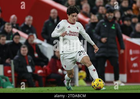 Liverpool, Großbritannien. Dezember 2023. Facundo Pellistri von Manchester United bricht mit dem Ball während des Premier League-Spiels Liverpool gegen Manchester United in Anfield, Liverpool, Vereinigtes Königreich, 17. Dezember 2023 (Foto: Mark Cosgrove/News Images) Credit: News Images LTD/Alamy Live News Stockfoto