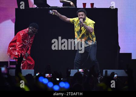 Sunrise, FL, USA. Dezember 2023. Shaggy tritt während des iHeartRadio Y100 Jingle Ball 2023 am 16. Dezember 2023 in der Amerant Bank Arena in Sunrise, Florida auf. Quelle: Mpi04/Media Punch/Alamy Live News Stockfoto