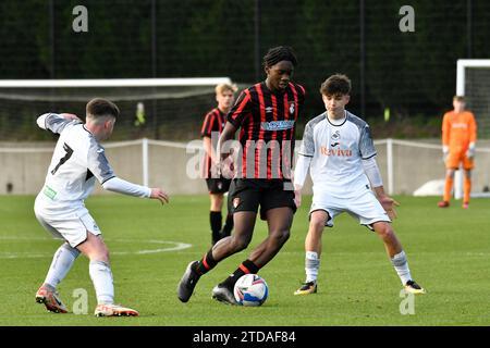 Swansea, Wales. 25. November 2023. Action aus dem U16 Professional Development League Cup Spiel zwischen Swansea City und AFC Bournemouth in der Swansea City Academy in Swansea, Wales, Großbritannien am 25. November 2023. Quelle: Duncan Thomas/Majestic Media. Stockfoto