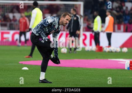 München, Deutschland. Dezember 2023. Harry Kane (FC Bayern München, #09) FC Bayern München gegen VfB Stuttgart, Fussball, Herren, 1. Bundesliga, 15. Spieltag, Saison 23/24, GER, 17.12.2023, DFL/DFB-VORSCHRIFTEN VERBIETEN JEDE VERWENDUNG VON FOTOGRAFIEN ALS BILDSEQUENZEN UND/ODER QUASI-VIDEO, Foto: Eibner-Pressefoto/Wolfgang Frank Credit: dpa/Alamy Live News Stockfoto