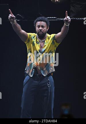 SUNRISE, FL – 16. DEZEMBER 2023: Shaggy tritt während des iHeartRadio Y100 Jingle Ball 2023 in der Amerant Bank Arena auf. Copyright: Xmpi04x Stockfoto