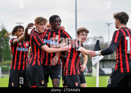 Swansea, Wales. 25. November 2023. Action aus dem U16 Professional Development League Cup Spiel zwischen Swansea City und AFC Bournemouth in der Swansea City Academy in Swansea, Wales, Großbritannien am 25. November 2023. Quelle: Duncan Thomas/Majestic Media. Stockfoto