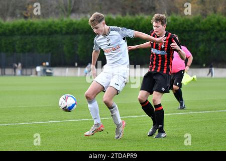 Swansea, Wales. 25. November 2023. Action aus dem U16 Professional Development League Cup Spiel zwischen Swansea City und AFC Bournemouth in der Swansea City Academy in Swansea, Wales, Großbritannien am 25. November 2023. Quelle: Duncan Thomas/Majestic Media. Stockfoto