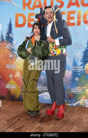 Nina Chuba, Gonzalez bei der Deutschlandpremiere von RAUS aus dem