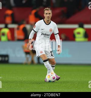 Leverkusen, Deutschland. Dezember 2023. 17.12.2023, Fussball Bundesliga, Bayer 04 Leverkusen - Eintracht Frankfurt, emonline, emspor, v.l., Mario Götze (Eintracht Frankfurt) DFL/DFB-VORSCHRIFTEN VERBIETEN DIE VERWENDUNG VON FOTOGRAFIEN ALS BILDSEQUENZEN UND/ODER QUASI-VIDEO. Xdcx Credit: dpa/Alamy Live News Stockfoto