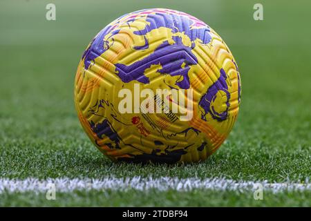 Liverpool, Großbritannien. Dezember 2023. Die Technologie der Torlinie wird während des Premier League-Spiels Liverpool gegen Manchester United in Anfield, Liverpool, Vereinigtes Königreich, am 17. Dezember 2023 (Foto: Mark Cosgrove/News Images) in Liverpool, Vereinigtes Königreich am 17. Dezember 2023 überprüft. (Foto: Mark Cosgrove/News Images/SIPA USA) Credit: SIPA USA/Alamy Live News Stockfoto