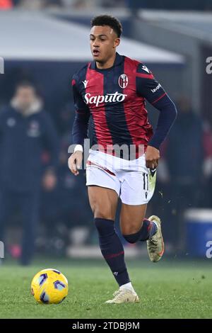 Bologna, Italien. 17. Dezember 2023. Dan Ndoye (Bologna) während des italienischen Spiels der Serie A zwischen Bologna 2-0 Roma im Renato Dall Ara Stadion am 17. Dezember 2023 in Bologna, Italien. Quelle: Maurizio Borsari/AFLO/Alamy Live News Stockfoto