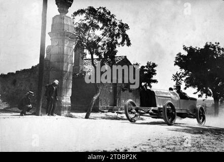 07/01/1918. Fahrzeugrekord Gebrochen. Zeit, um die Spitze der Rebhühner mit dem Hudson Super Six (Bergougnan Tires) zu erreichen, das unter der Führung von Luis Carreras den Rekord für diese Hanglage in 35 Sekunden und drei Fünfteln, also mehr als 121 km Durchschnittsgeschwindigkeit pro Stunde, aufgestellt hat. und alle bisherigen Rekorde um mehr als 13,5 Kilometer zu brechen. Zu diesem Triumph wurden Herrn Francisco de la Viesca, Generalbevollmächtigter für Spanien von "Hudson", und den Herren Ordóñez und Company und Luis Carreras, die ihn in Madrid bzw. Katalonien vertreten, sehr gratuliert. Foto: März Stockfoto