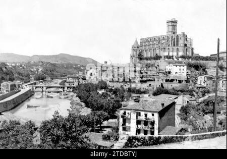 01/31/1944. Teilweiser Blick auf die Stadt Manresa. Auf der rechten Seite befindet sich die Kathedrale Santa María de la Seu dieser Stadt, für deren Wiederaufbau der Staat 150.000 Peseten bereitgestellt hat. Foto: J. Claret. Quelle: Album / Archivo ABC / J Claret Stockfoto