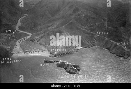 04/13/1922. Marokko. Der Felsen von Vélez de la Gomera. Foto von der Insel und der Küste, von der aus die Mauren sie feindselig machten, aus einem Flugzeug des argentinischen Legionärs Iglesias, der Leutnant Camacho als Beobachter hatte. Quelle: Album/Archivo ABC Stockfoto