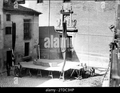 08/23/1935. Der Tabladillo wurde auf der Plaza del Conde de de Miranda für eine Freiluftdarstellung der Entremés „el Degollado“ aufgestellt, mit der zusammen mit anderen Darstellungen desselben Typs das hundertjährige Todestag von Lope de Vega gedenkt wird. Quelle: Album / Archivo ABC / Albero y Segovia Stockfoto