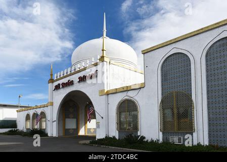 COSTA MESA, KALIFORNIEN - 17. Dezember 2023: Das Ali Baba Motel am Newport Boulevard. Stockfoto