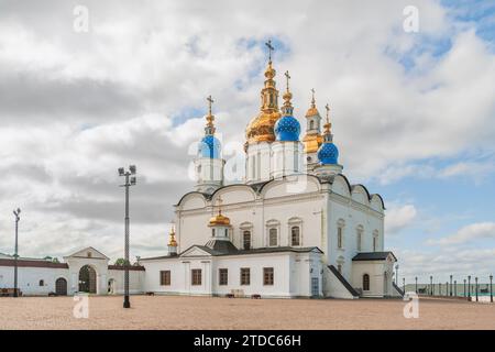 Tobolsk. Oblast Tyumen. Russland, 06. Juli 2010 - Blick auf St. Sophia-Himmelfahrt-Kathedrale des Tobolsker Kremls. Der Tobolsker Kreml ist der einzige Stein Stockfoto