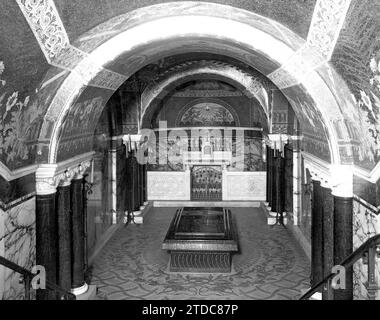 11/30/1922. Paris. Am Institut Pasteur. Ort, an dem die Überreste des berühmten Weisen ruhen. Quelle: Album/Archivo ABC/Henri Manuel Stockfoto
