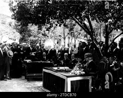 07/21/1926. Madrid. Das Kinderheim. Die Infantin Doña Isabel (im Vordergrund, rechts), die den Vorsitz bei der Verlegung des ersten Steins der gemeinnützigen Gruppe „Manuel de Semprún“ innehat. Quelle: Album / Archivo ABC / José Zegri Stockfoto