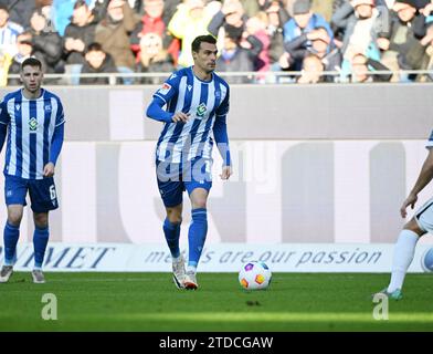 Karlsruhe, Deutschland. Dezember 2023. Fußball: Bundesliga 2, Karlsruher SC - SV Elversberg, Spieltag 17, BBBank Wildpark. Philip Heise aus Karlsruhe. Quelle: Uli Deck/dpa/Alamy Live News Stockfoto