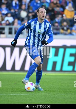 Karlsruhe, Deutschland. Dezember 2023. Fußball: Bundesliga 2, Karlsruher SC - SV Elversberg, Spieltag 17, BBBank Wildpark. Robin Bormuth aus Karlsruhe. Quelle: Uli Deck/dpa/Alamy Live News Stockfoto