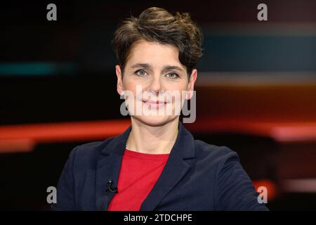 Anna Lehmann Journalistin 12/23 Anna Lehmann am 14. Dezember 2023 in Markus Lanz , ZDF TV Fernsehen Talkshow Talkshow Talkshow Deutschland deutsch deutsche Frau Journalismus Journalistin Journalistin quer Porträt lächelnd neutral *** Anna Lehmann Journalistin 12 23 Ihre Anna Lehmann am 14. Dezember 2023 in Markus Lanz , ZDF TV Talk Show Talk Show Deutschland deu tsche Frau Journalismus Journalistin Querporträt lächelnd neutral Stockfoto