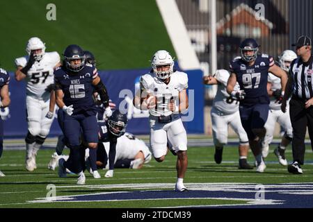 McKinney, Texas, USA. Dezember 2023. 16. Dezember 2023, McKinney, Texas, Vereinigte Staaten: Harding University Running Back Blake Delacruz während der NCAA Division II Football Championship zwischen der Harding University und der Colorado School of Mines spielte am Samstag, den 16. Dezember 2023 im McKinney ISD Stadium. In McKinney, Texas, USA (Credit Image: © Javier Vicencio/eyepix via ZUMA Press Wire) NUR REDAKTIONELLE VERWENDUNG! Nicht für kommerzielle ZWECKE! Stockfoto