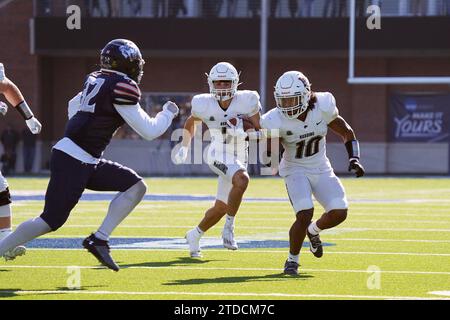 McKinney, Texas, USA. Dezember 2023. 16. Dezember 2023, McKinney, Texas, Vereinigte Staaten: Harding's Running Back Braden Jay spielt den Ball während der NCAA Division II Football Championship zwischen der Harding University und der Colorado School of Mines, die am Samstag, den 16. Dezember 2023 im McKinney ISD Stadium ausgetragen wurde. In McKinney, Texas, USA (Credit Image: © Javier Vicencio/eyepix via ZUMA Press Wire) NUR REDAKTIONELLE VERWENDUNG! Nicht für kommerzielle ZWECKE! Stockfoto