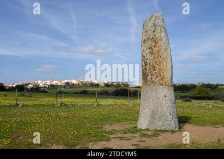 Menhir de Bulhoa , proximo a Monsaraz, Telheiro, Alentejo, , Portugal Stockfoto