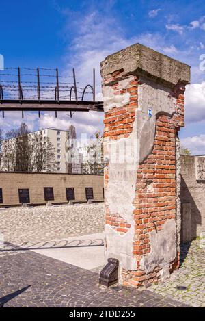 Überreste des Haupttors, das zum Pawiak-Gefängnis führt, dem größten deutschen Gefängnis in der polnischen Hauptstadt während des 2. Weltkriegs – Warschau, Polen. Stockfoto
