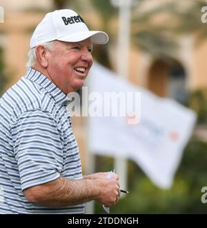 Orlando, Usa. Dezember 2023. Mark OíMeara lächelt während der letzten Runde der PNC Championship im Ritz-Carlton Golf Club in Orlando, Florida, über die Menge auf dem 18. Green. Quelle: SOPA Images Limited/Alamy Live News Stockfoto