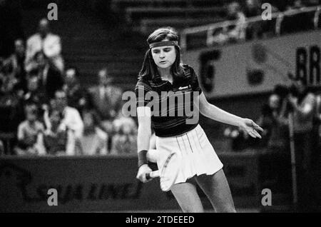 HANNA MANDLIKOVA tschechische Tennisspielerin im Endspiel gegen Bettina Bunge im Stockholm Open Turnier 1980 Stockfoto