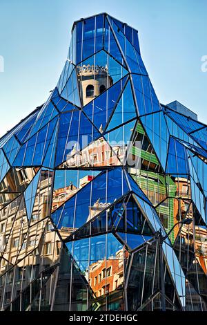 Bilbao Biscaya Spanien. Dpto. Sanidad Ledo Arteche. Modernes Gebäude Stockfoto