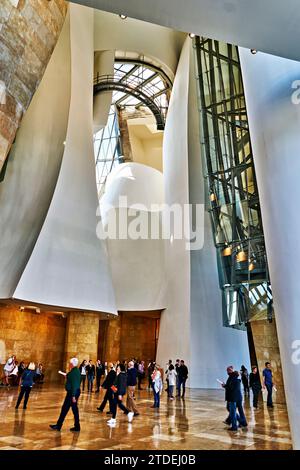 Bilbao Biscaya Spanien. Die Innenräume des Guggenheim Museums Stockfoto